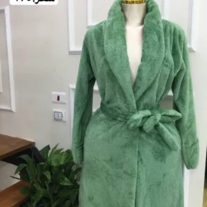 photo 5974496626720050172 y